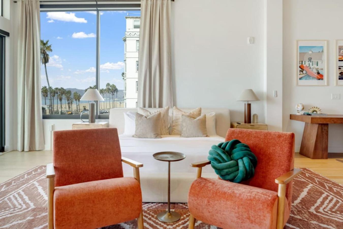 The Santa Monica Sunset - 5k Sq Ft Beachfront Luxury *