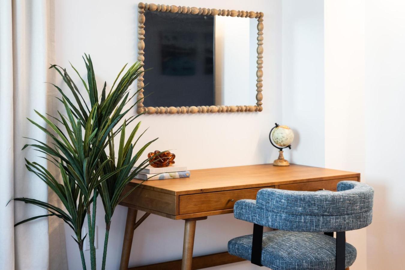 The Santa Monica Sunset - 5k Sq Ft Beachfront Luxury Holiday home