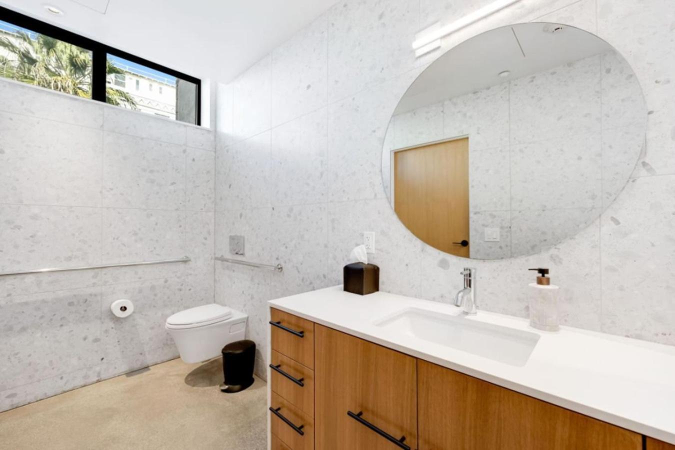 The Santa Monica Sunset - 5k Sq Ft Beachfront Luxury *