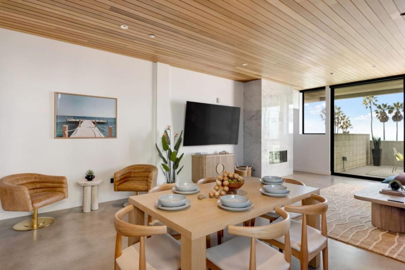 The Santa Monica Sunset - 5k Sq Ft Beachfront Luxury Holiday home